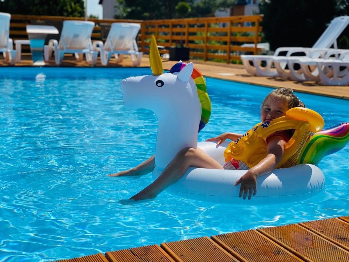 Mikolajek Hotel Jarosławiec Kültér fotó