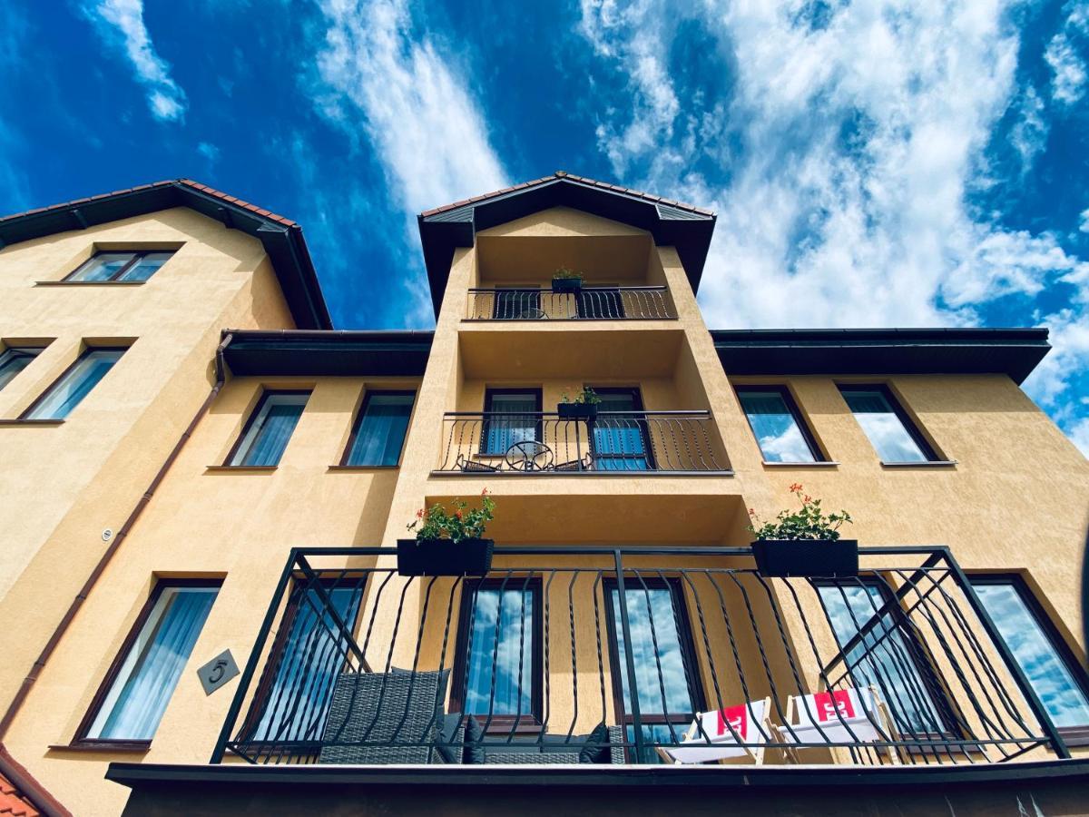 Mikolajek Hotel Jarosławiec Kültér fotó